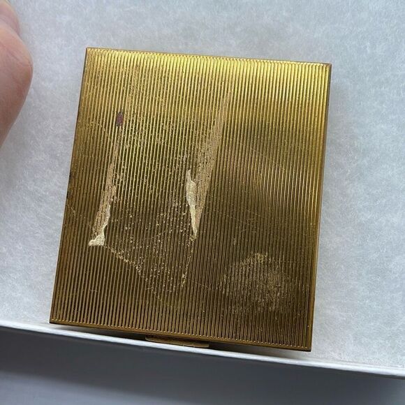 Vintage brass makeup compact by Cara Nome , Langlor’s Inc. - Picture 2 of 10